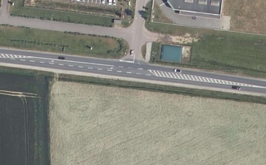 Vue aérienne du Rond-point anonyme n°1420039056