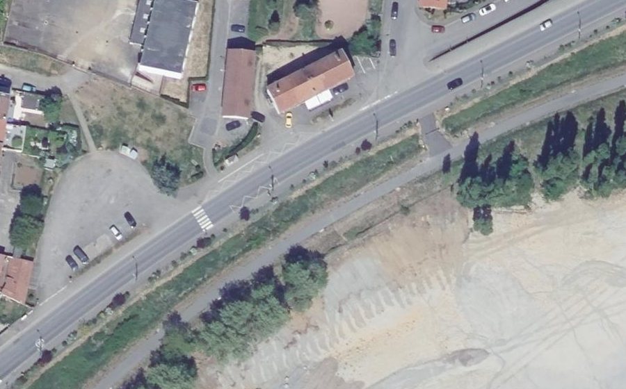 Vue aérienne du Rond-point anonyme n°1420217965