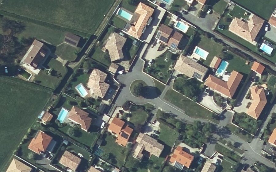 Vue aérienne du Rond-point anonyme n°142045383