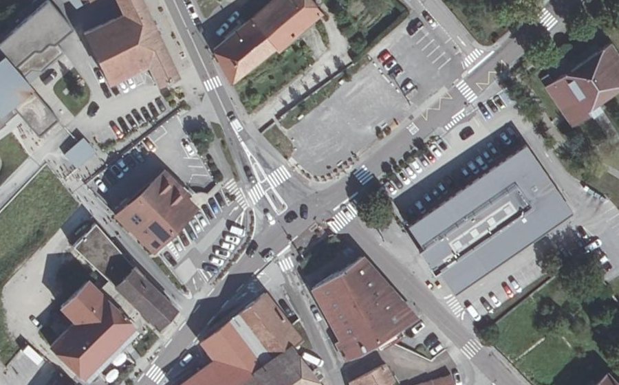 Vue aérienne du Rond-point anonyme n°1421421521