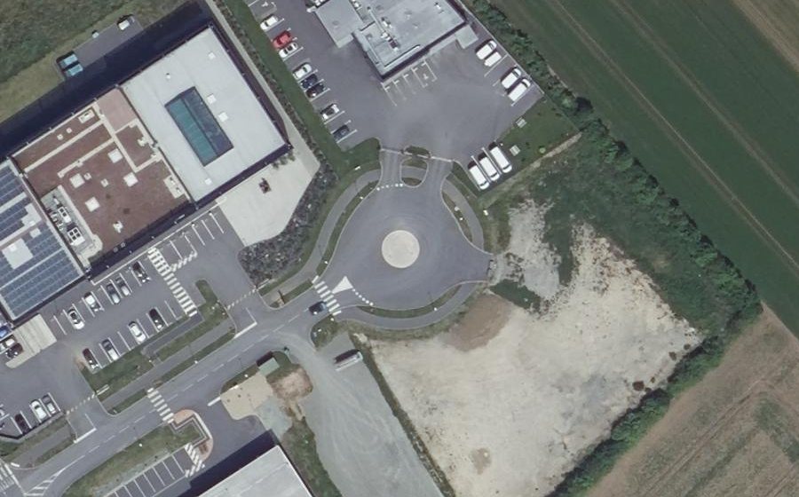 Vue aérienne du Rond-point anonyme n°1421535208