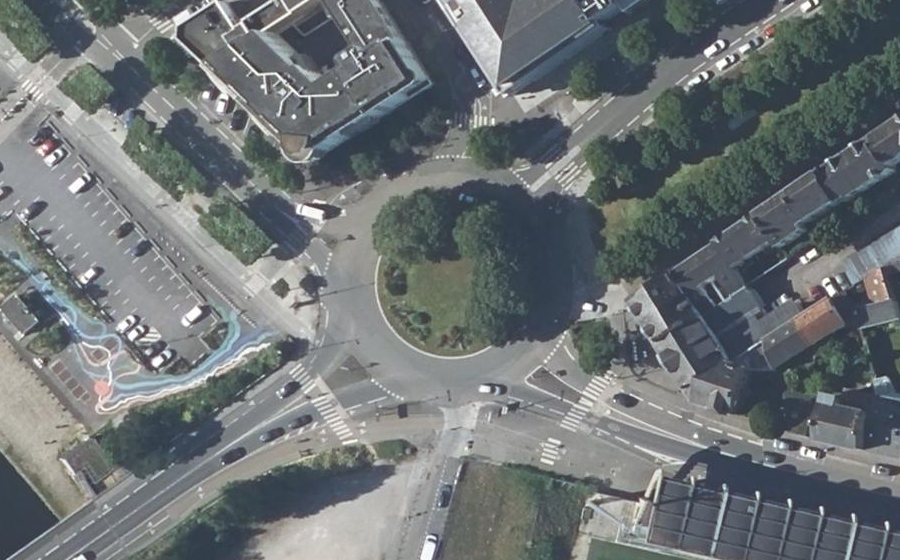 Vue aérienne du Rond-point anonyme n°142191126