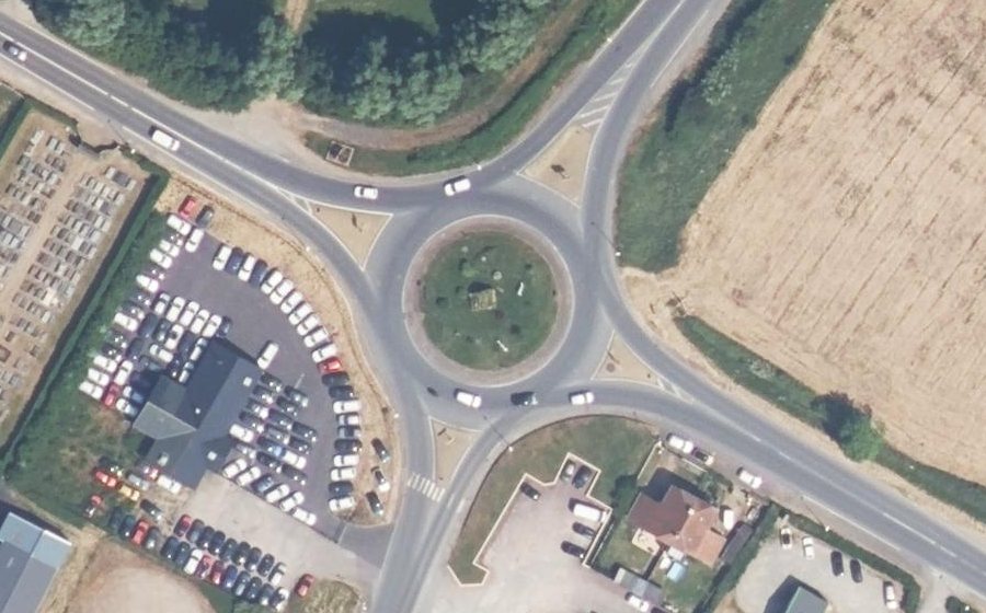 Vue aérienne du Rond-point anonyme n°1422317001