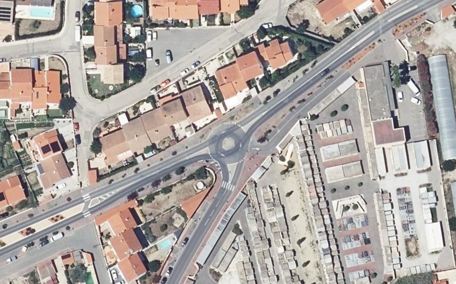 Vue aérienne du Rond-point anonyme n°142264230