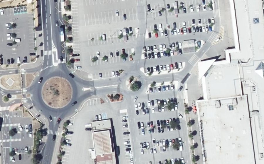 Vue aérienne du Rond-point anonyme n°142266946
