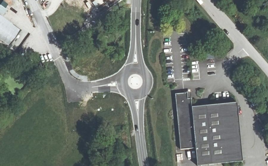 Vue aérienne du Rond-point anonyme n°1422971496