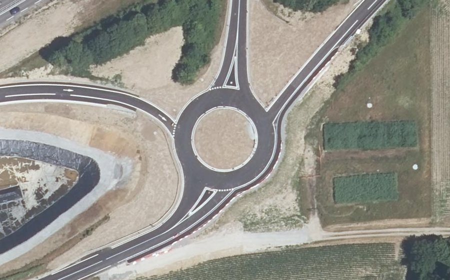 Vue aérienne du Rond-point anonyme n°1423032910