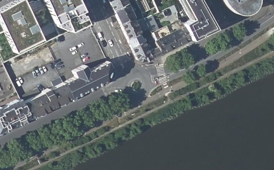 Vue aérienne du Rond-point anonyme n°142310260