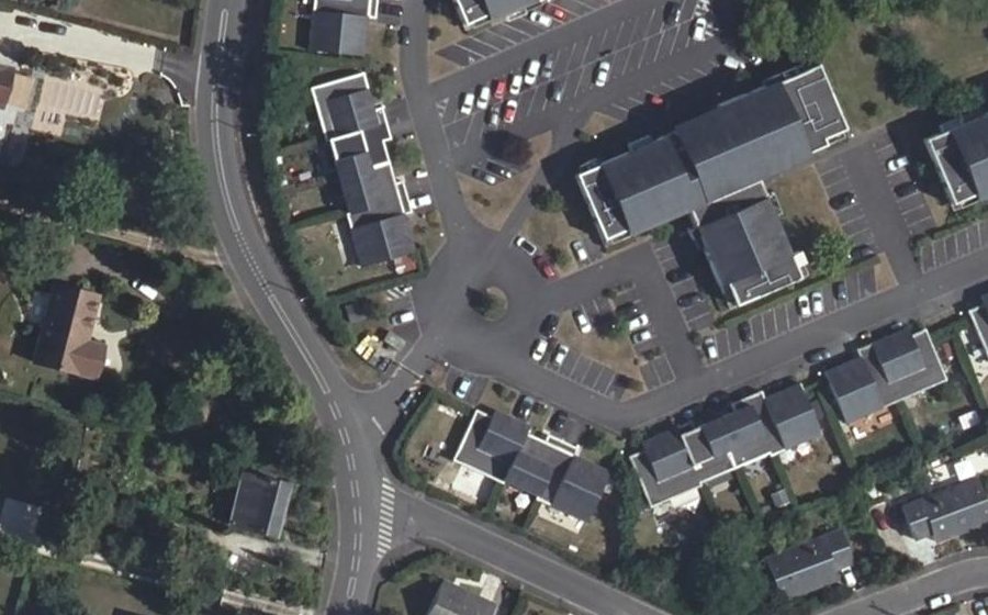 Vue aérienne du Rond-point anonyme n°1423296963