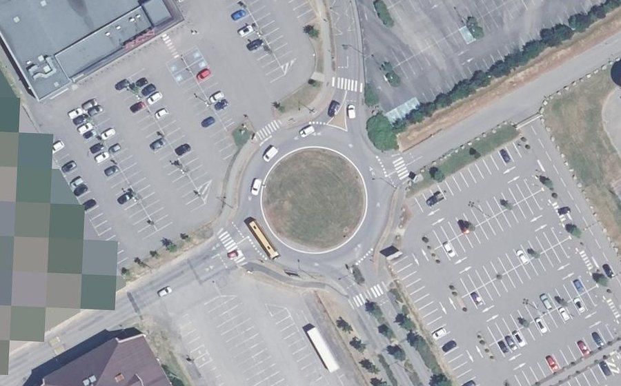 Vue aérienne du Rond-point anonyme n°142352054