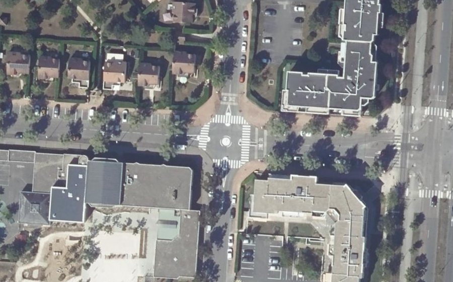 Vue aérienne du Rond-point anonyme n°1423621052