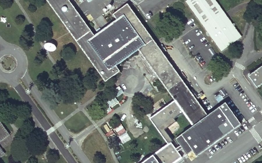 Vue aérienne du Rond-point anonyme n°142376996