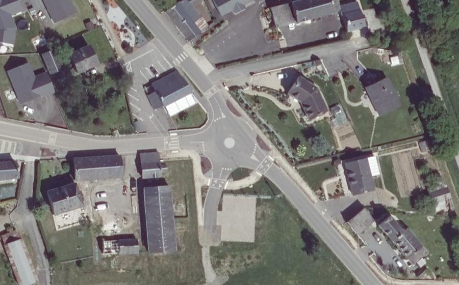 Vue aérienne du Rond-point anonyme n°1423824203
