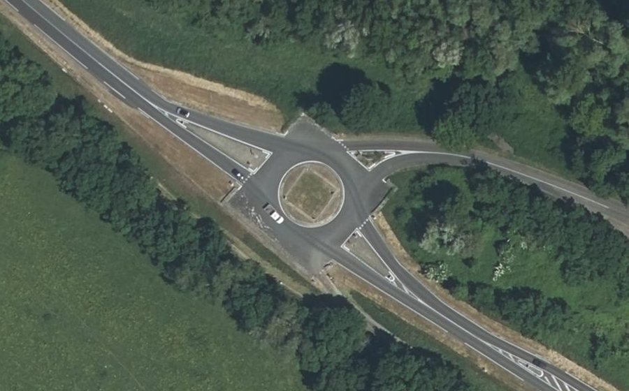 Vue aérienne du Rond-point anonyme n°142414304