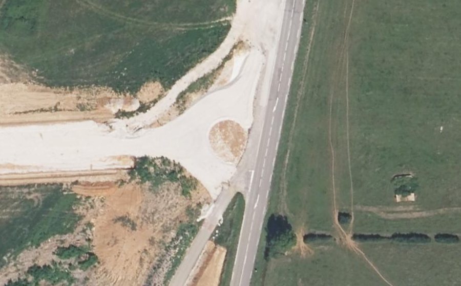 Vue aérienne du Rond-point anonyme n°1424152441