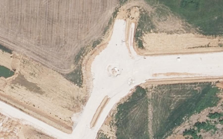 Vue aérienne du Rond-point anonyme n°1424152444