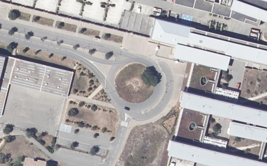 Vue aérienne du Rond-point anonyme n°142459795