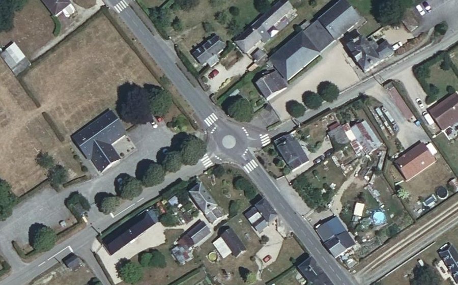 Vue aérienne du Rond-point anonyme n°1424611859