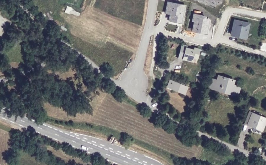 Vue aérienne du Rond-point anonyme n°1424830424