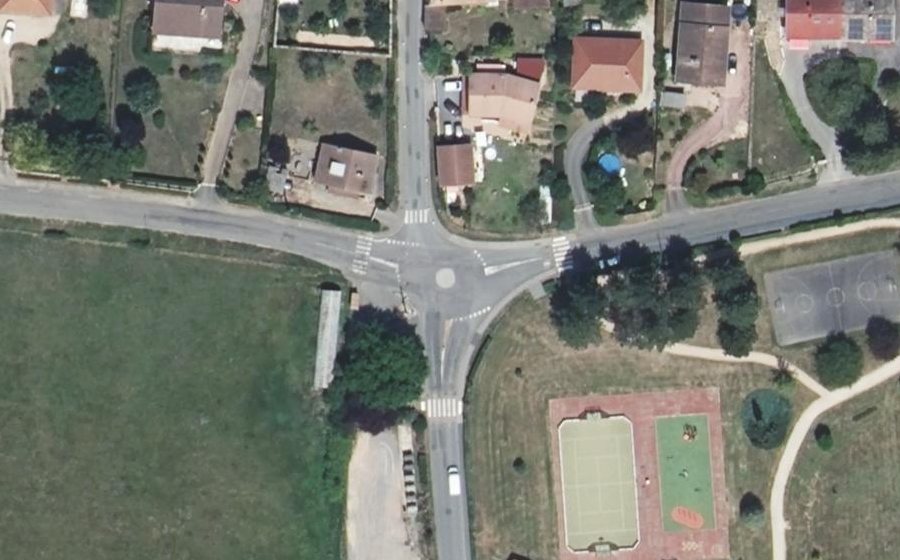Vue aérienne du Rond-point anonyme n°142485584