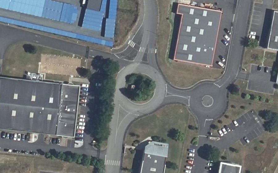 Vue aérienne du Rond-point anonyme n°142500272