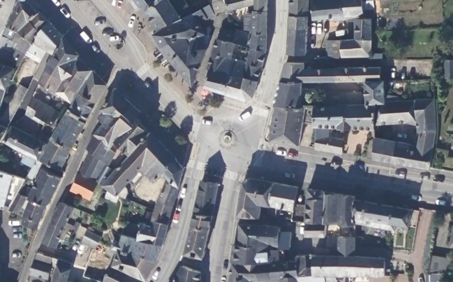 Vue aérienne du Rond-point anonyme n°142516784