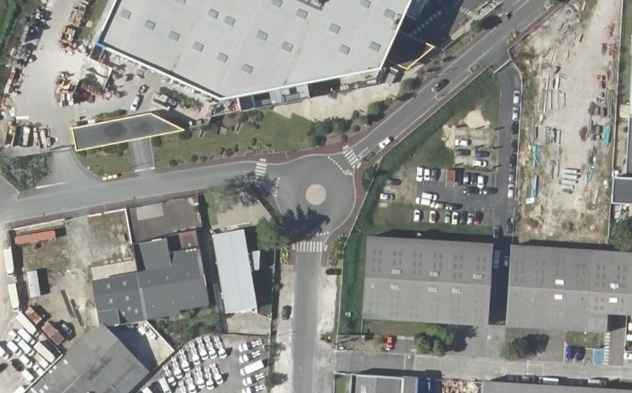 Vue aérienne du Rond-point anonyme n°1425348803