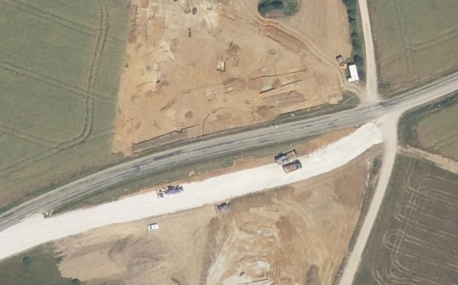 Vue aérienne du Rond-point anonyme n°1427048710