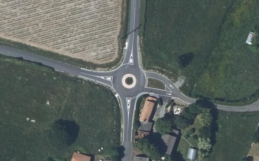 Vue aérienne du Rond-point anonyme n°1427052895