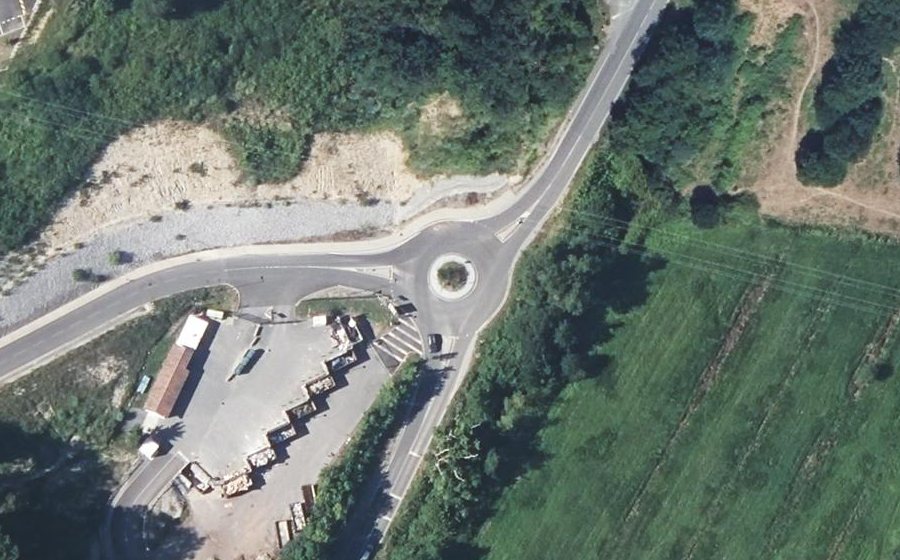 Vue aérienne du Rond-point anonyme n°1427078827