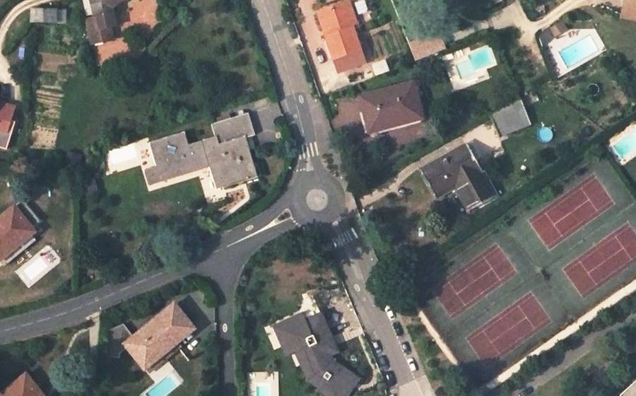 Vue aérienne du Rond-point anonyme n°1427386212