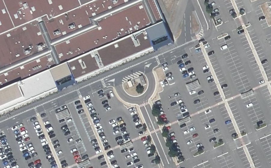 Vue aérienne du Rond-point anonyme n°142748104