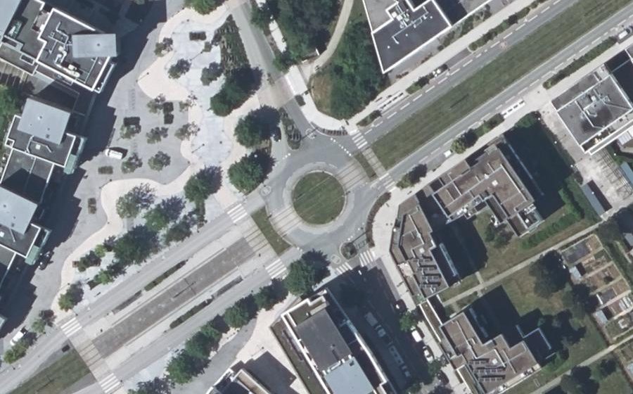 Vue aérienne du Rond-point anonyme n°142749826