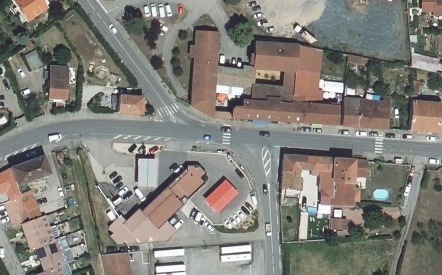 Vue aérienne du Rond-point anonyme n°1427529574