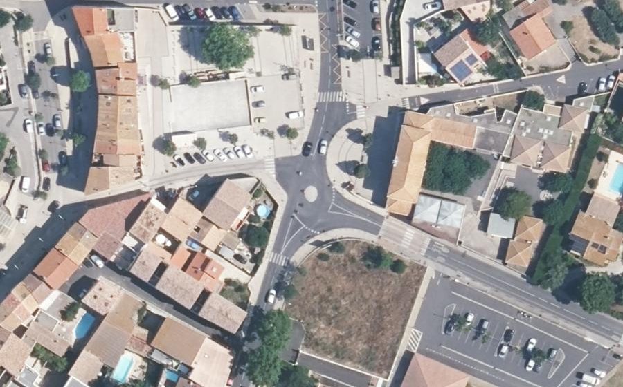 Vue aérienne du Rond-point anonyme n°1428164516