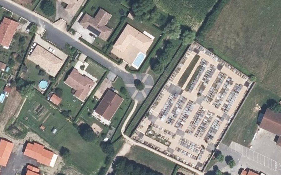 Vue aérienne du Rond-point anonyme n°142885850