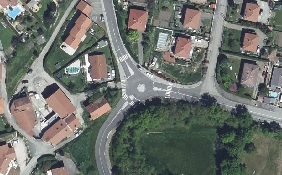 Vue aérienne du Rond-point anonyme n°1428959547