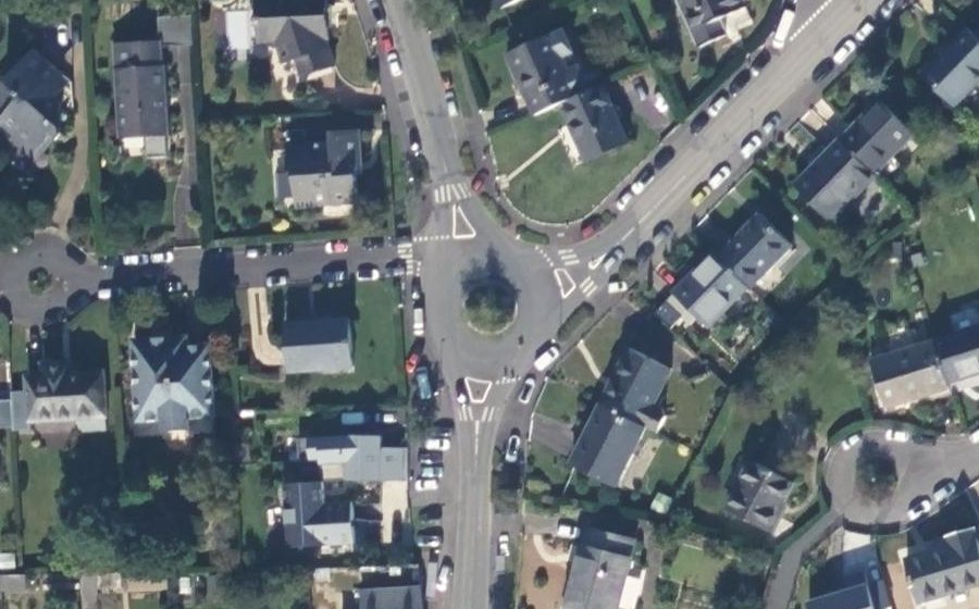 Vue aérienne du Rond-point anonyme n°1429372699