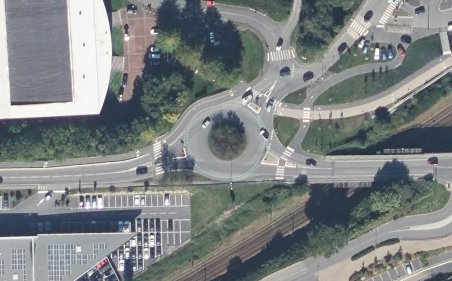 Vue aérienne du Rond-point anonyme n°1429376805