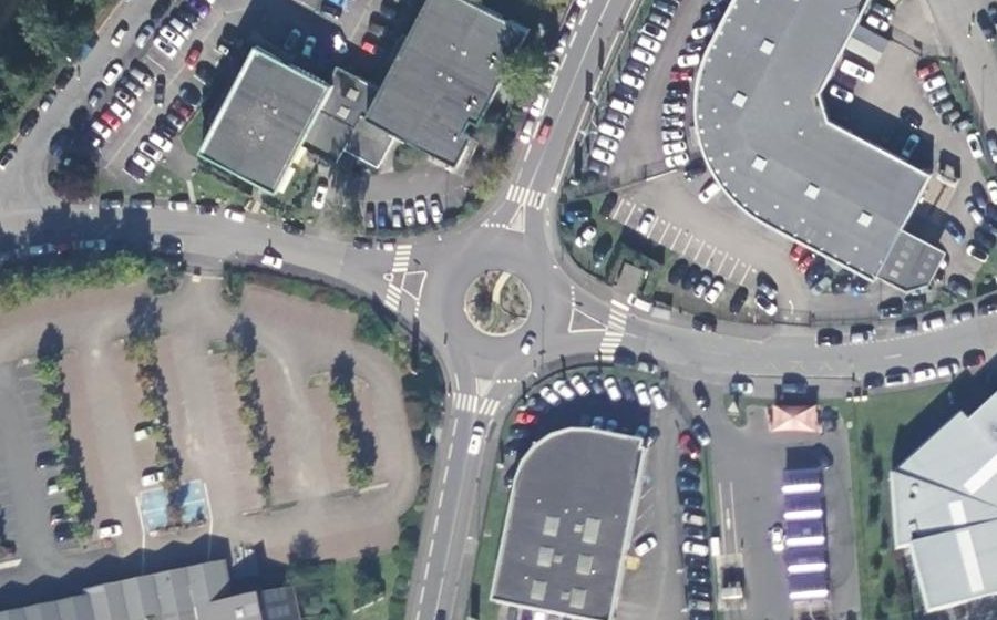 Vue aérienne du Rond-point anonyme n°1429463187