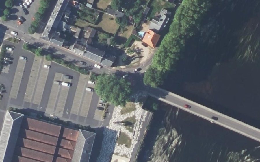 Vue aérienne du Rond-point anonyme n°1429561328