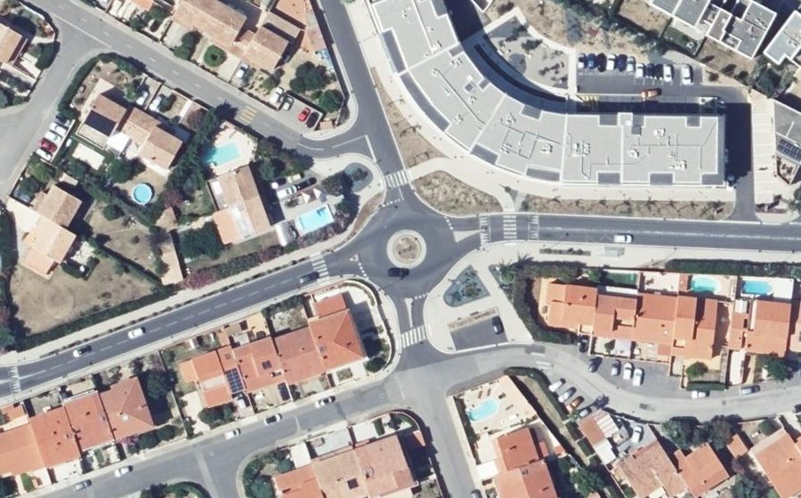 Vue aérienne du Rond-point anonyme n°1429734710