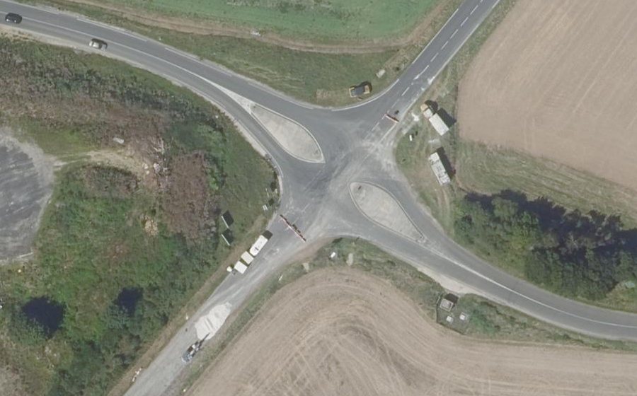 Vue aérienne du Rond-point anonyme n°1429768424