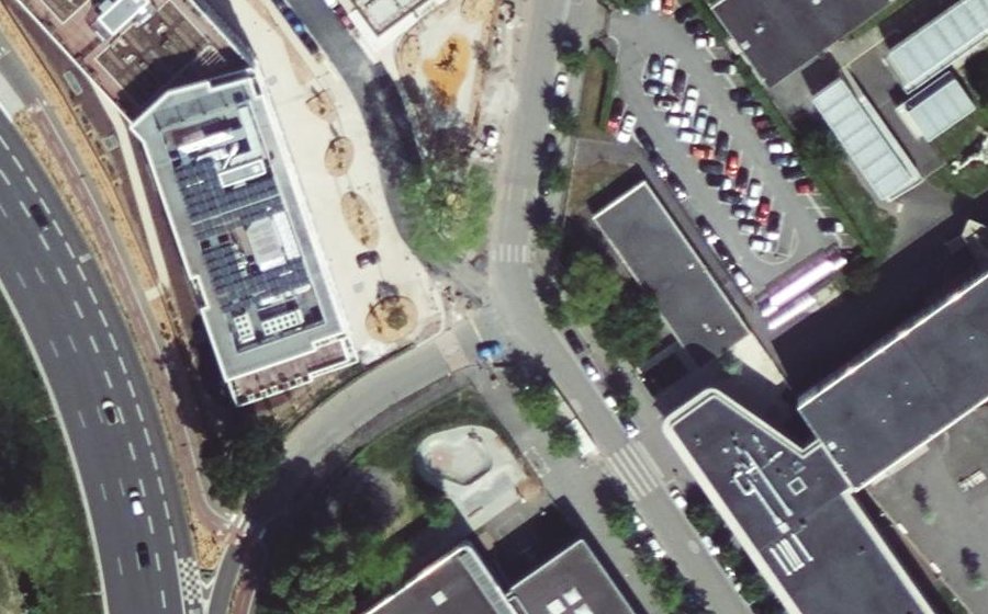Vue aérienne du Rond-point anonyme n°1430094686
