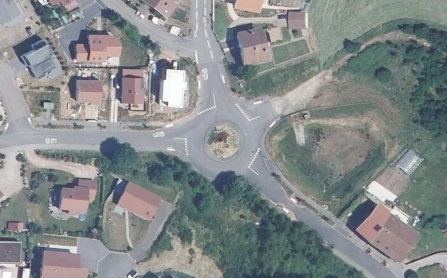 Vue aérienne du Rond-point anonyme n°143018377