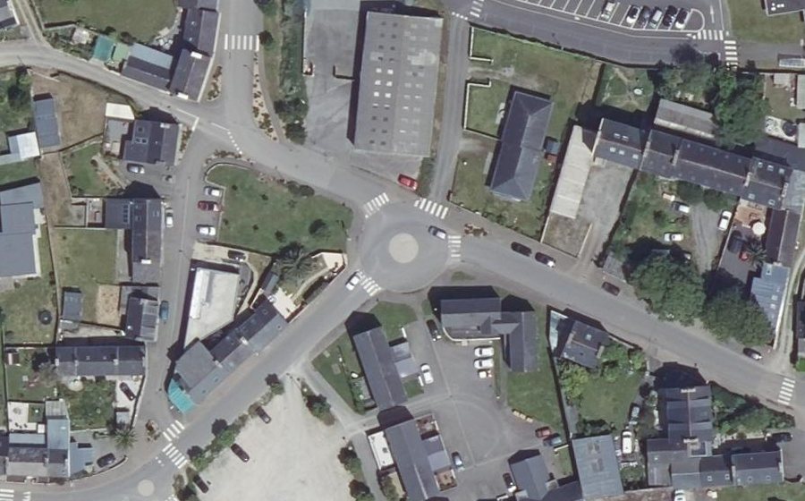 Vue aérienne du Rond-point anonyme n°143035061