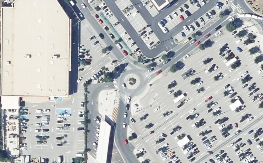 Vue aérienne du Rond-point anonyme n°1430897765