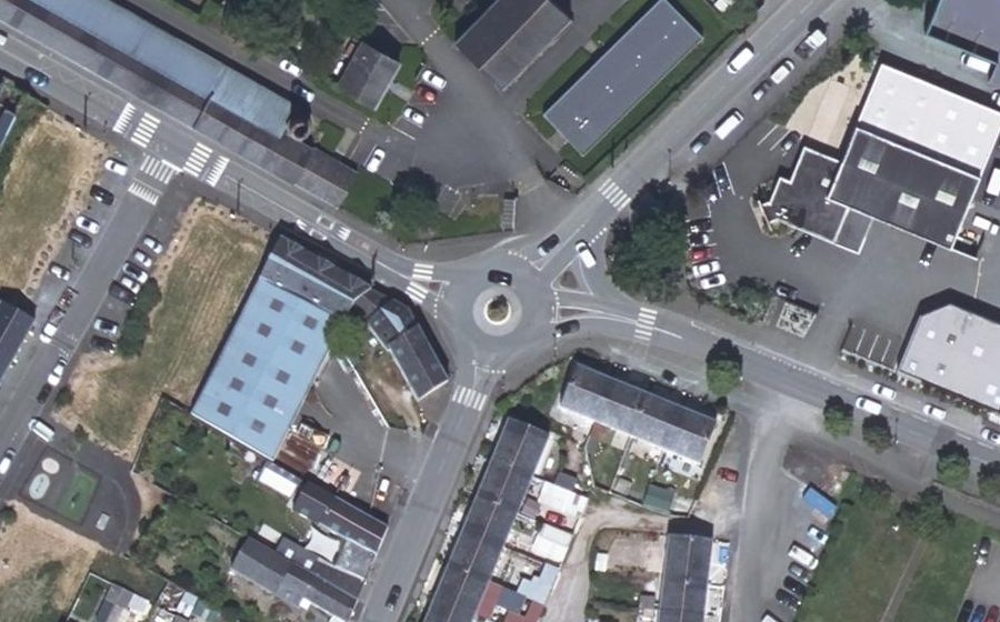 Vue aérienne du Rond-point anonyme n°143176020