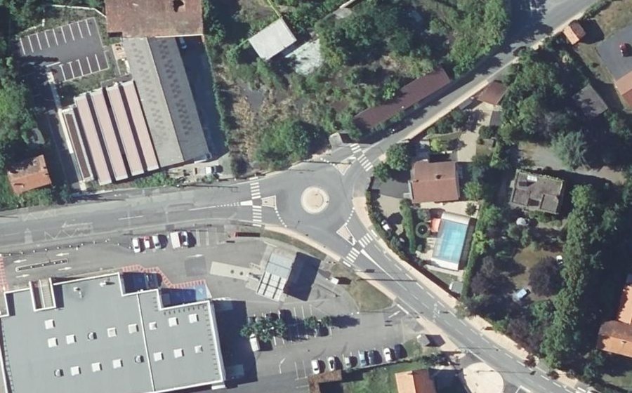 Vue aérienne du Rond-point anonyme n°1432234367