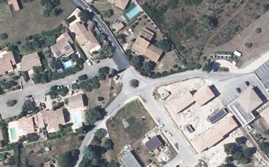 Vue aérienne du Rond-point anonyme n°1432236203